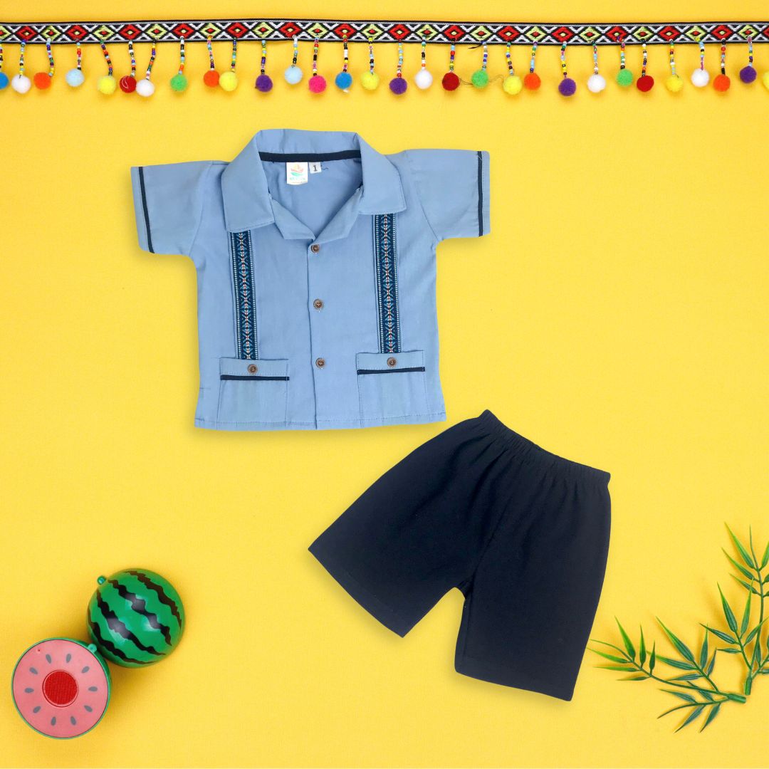 Set manga corta tipo guayabera con short des niños