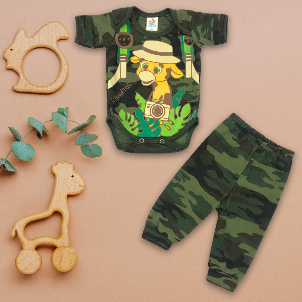 Body manga corta  traslape  camuflaje estampado con pantalón para bebe niño