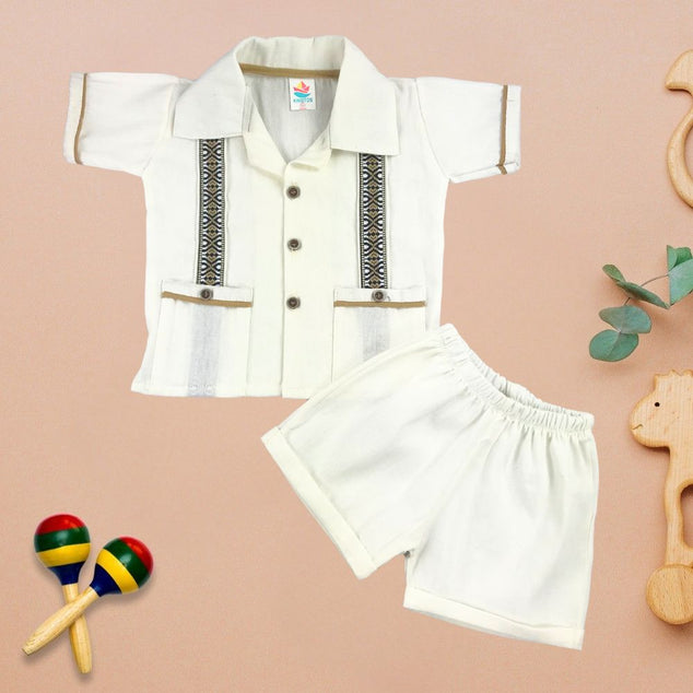 Set manga corta tipo guayaber con shorst a para  bebes niños (Copy)