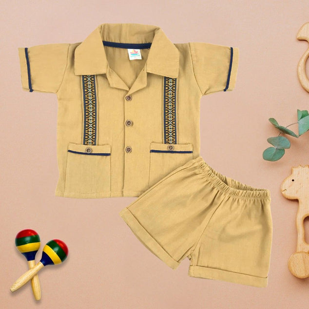 Set manga corta tipo guayaber con shorst a para  bebes niños (Copy)