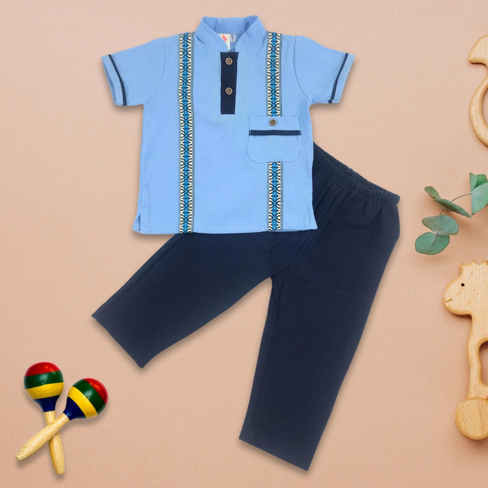 Set manga corta tipo guayabera  con pantalón  des niños