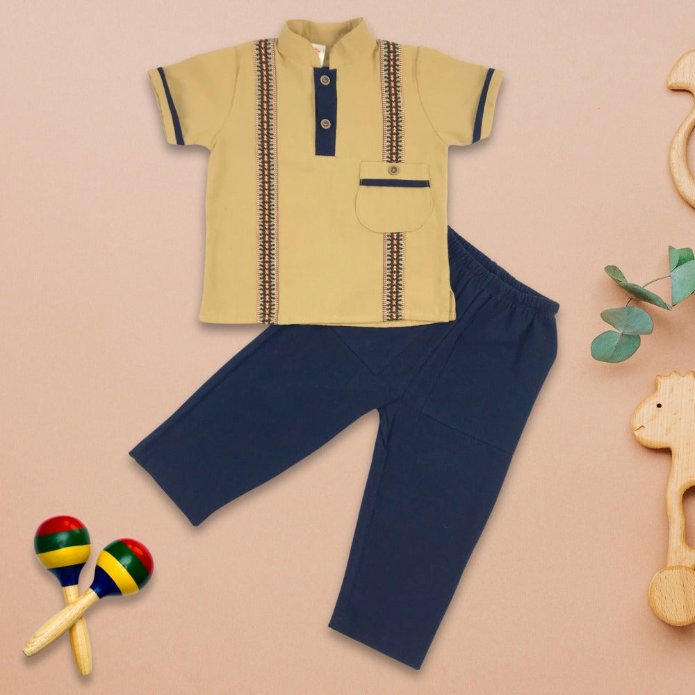 Set manga corta tipo guayabera  con pantalón  des niños
