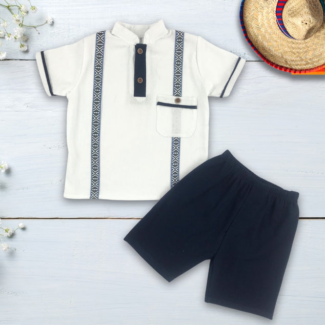 Set manga corta tipo guayaber con shorst a para niños