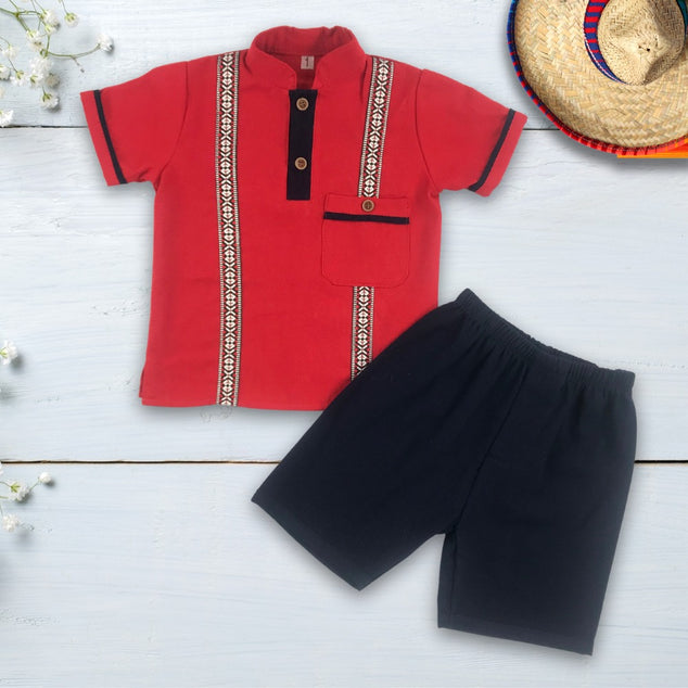 Set manga corta tipo guayaber con shorst a para niños