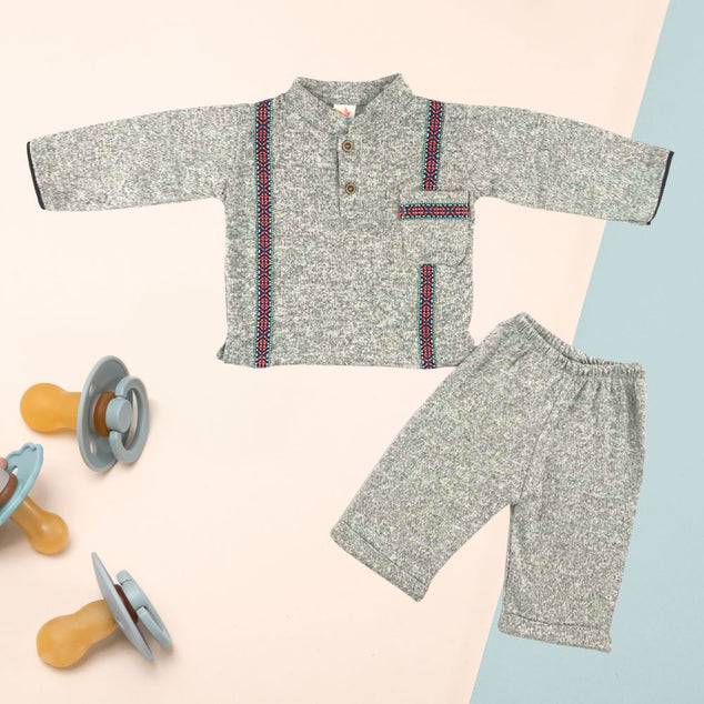 Set manga Larga  tipo guayaber con pantalon a para bebés niños (Copy)